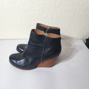 Kork ease Black Leather Wedge Ankle Boots Side Zip K3548 Size 7.5‎ 38.5